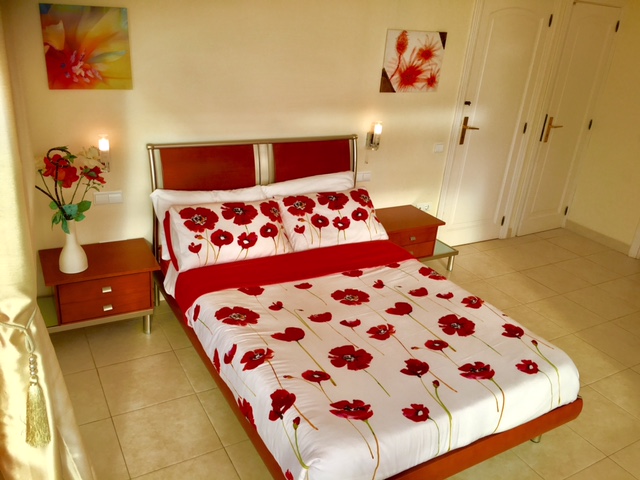 Penthouse Paraiso Mogan  - Luxury 2 bedroomed  -  fabulous views - Master Bedroom