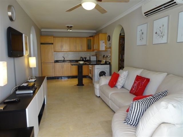 Mirador - 3 Bed Apartment - Beachside - Living Room +  Kitchen view