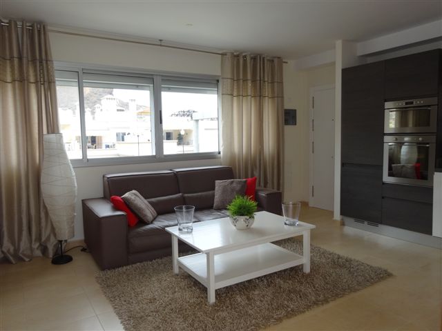 Vista Parq 6 -  1 Bed Apartment - Close to Beach - Living Room