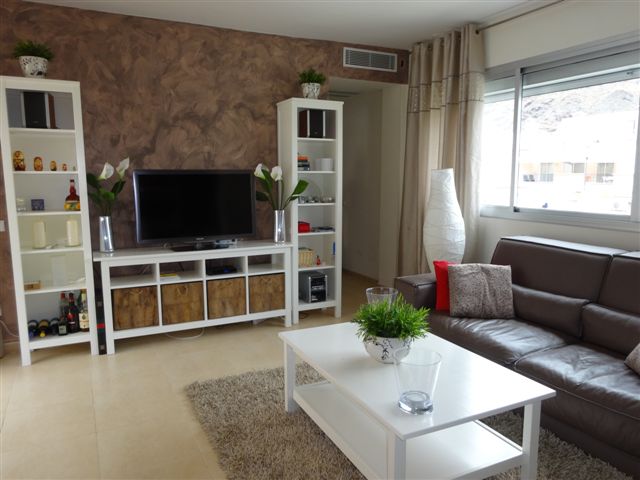 Vista Parq 6 -  1 Bed Apartment - Close to Beach - Lounge  with TV + Wifi